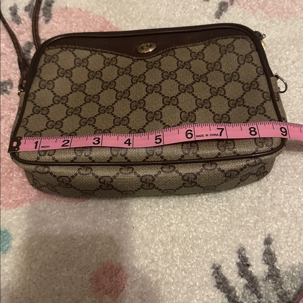 Gucci Beige and Brown GG Vintage Crossbody Bag - Picture 16 of 17